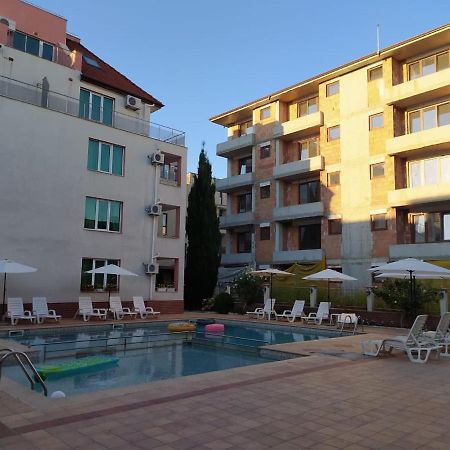 רבדה Apartment In Complex Tara מראה חיצוני תמונה